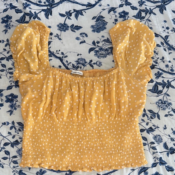 Abercrombie & Fitch Women’s Mustard Polka Dot Blouse - Picture 1 of 2